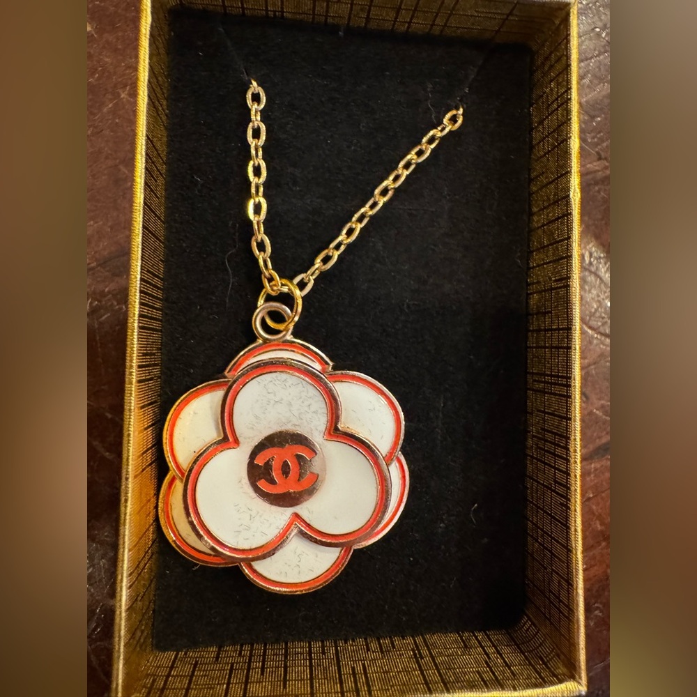 CHANEL Pull White and Red Camellia Pendant Necklace